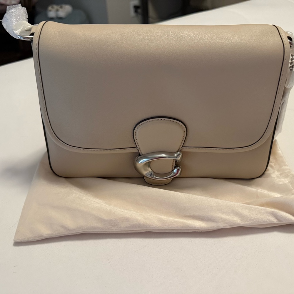 Excellent condition Coach Soft Tabby in Cream Leather with Silver Hardware